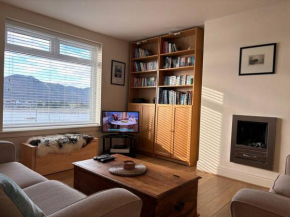 Beautiful 2 bedroom apartment with estuary views